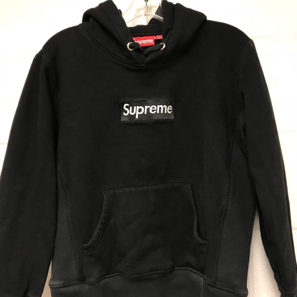 Supreme sweatshirt